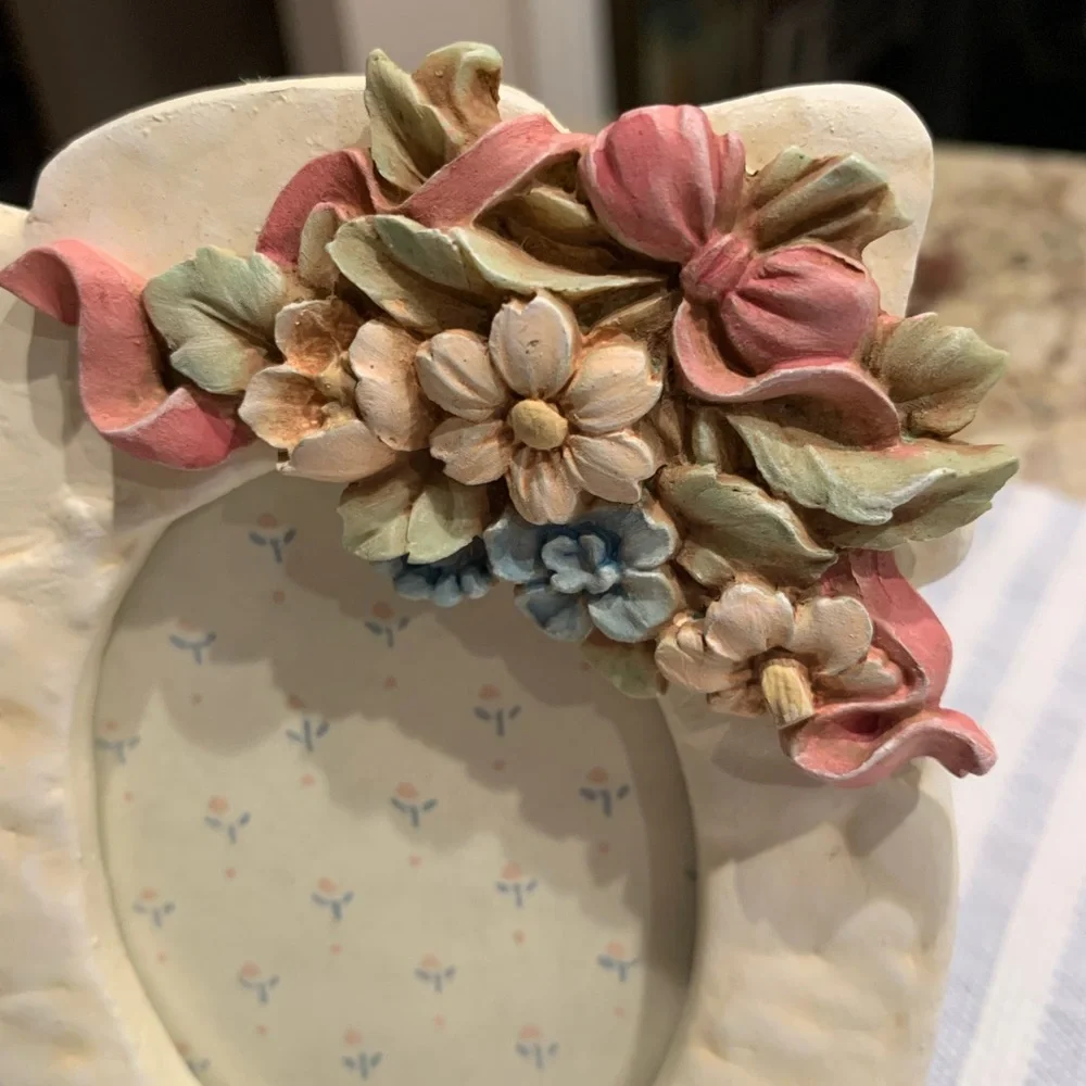 Vintage Floral Cream Photo Frame